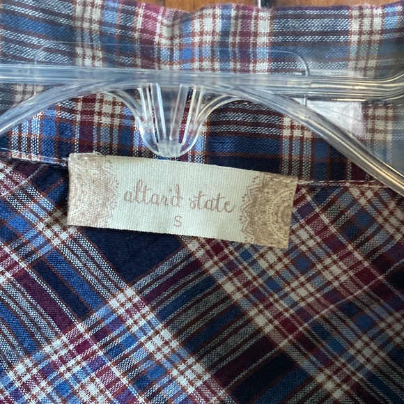 Altar’d State Women’s Shirt - Picture 4 of 12